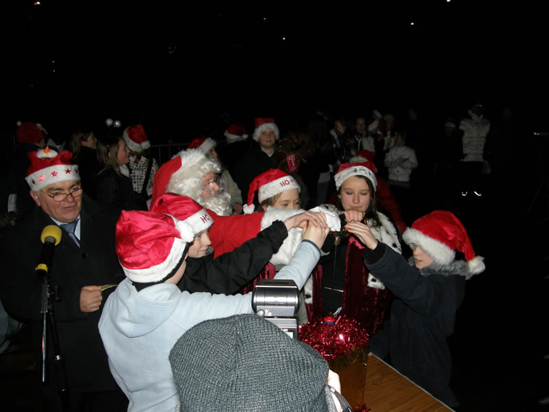 Christmas Lights Switch On 2008