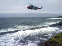 Divers rescued from River Clyde